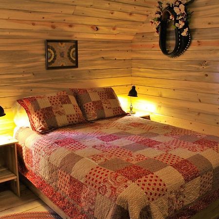 Silver Cabin In The Western Barn Monticello Bagian luar foto